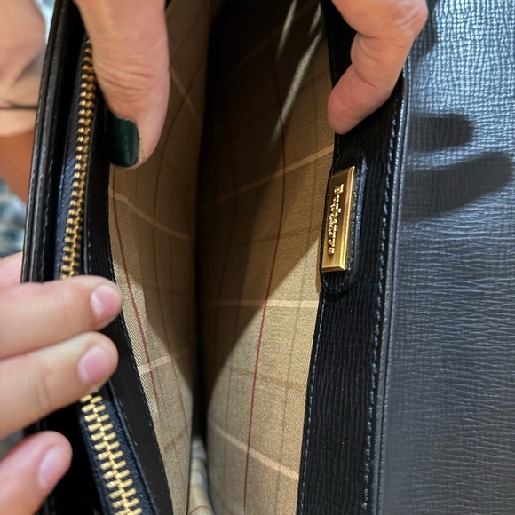 Burberry Leather Clutch with lock & key **VINTAGE** - Picture 10 of 14